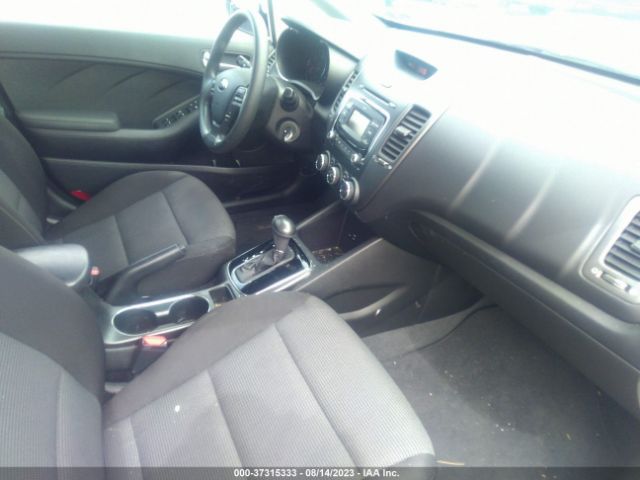 Photo 4 VIN: 3KPFK4A70JE220206 - KIA FORTE 