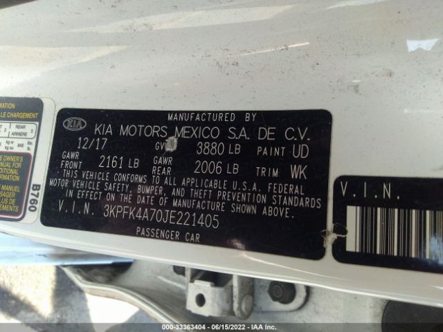 Photo 8 VIN: 3KPFK4A70JE221405 - KIA FORTE 