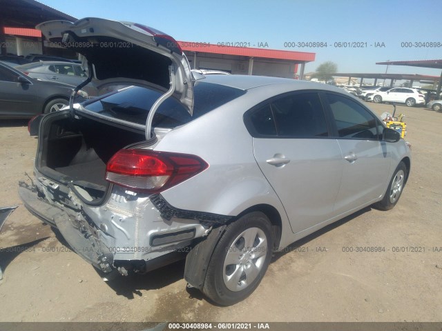 Photo 3 VIN: 3KPFK4A70JE225678 - KIA FORTE 