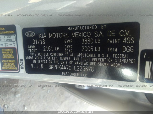 Photo 8 VIN: 3KPFK4A70JE225678 - KIA FORTE 