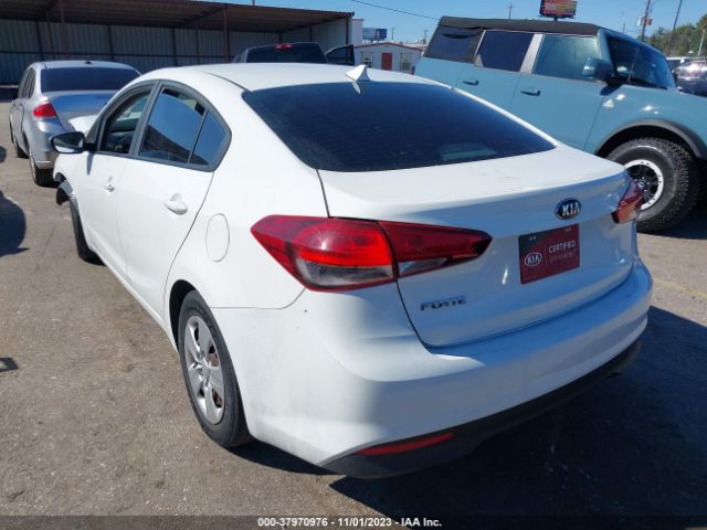 Photo 2 VIN: 3KPFK4A70JE238768 - KIA FORTE 