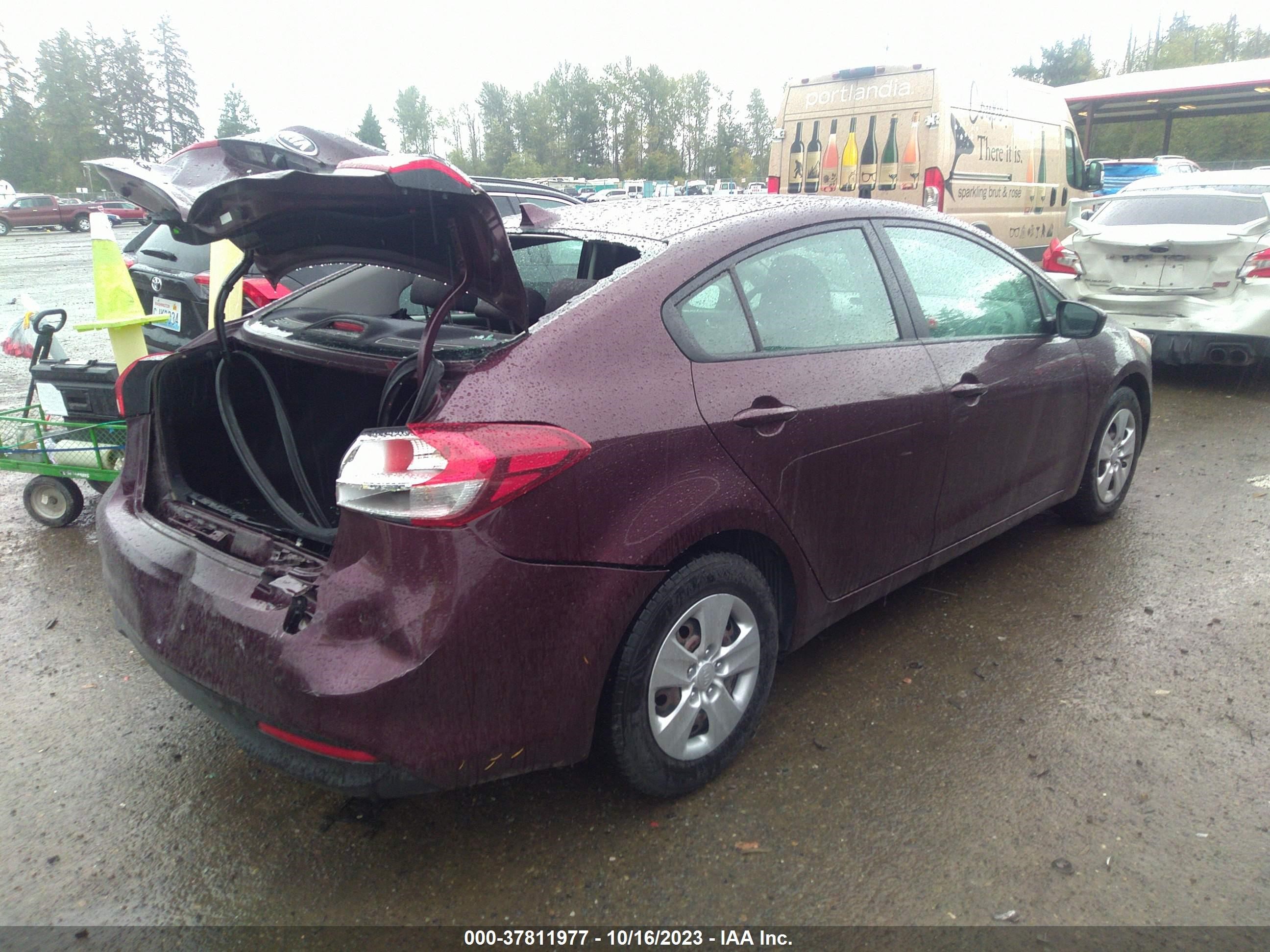 Photo 3 VIN: 3KPFK4A70JE265811 - KIA FORTE 