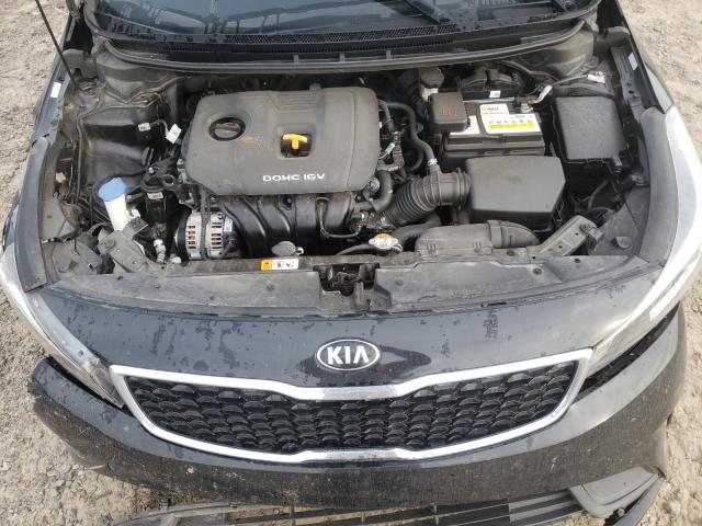 Photo 6 VIN: 3KPFK4A70JE277036 - KIA FORTE LX 