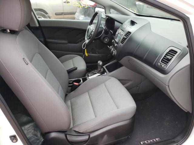 Photo 4 VIN: 3KPFK4A70JE284889 - KIA FORTE LX 