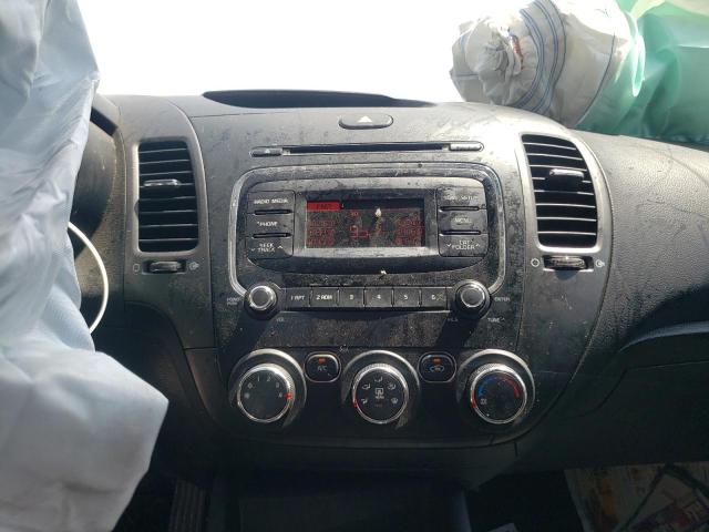 Photo 8 VIN: 3KPFK4A71HE070665 - KIA FORTE LX 