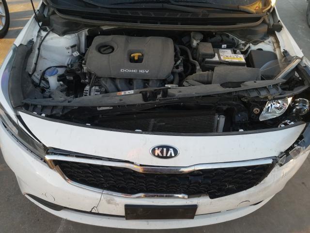 Photo 6 VIN: 3KPFK4A71HE137149 - KIA FORTE LX 