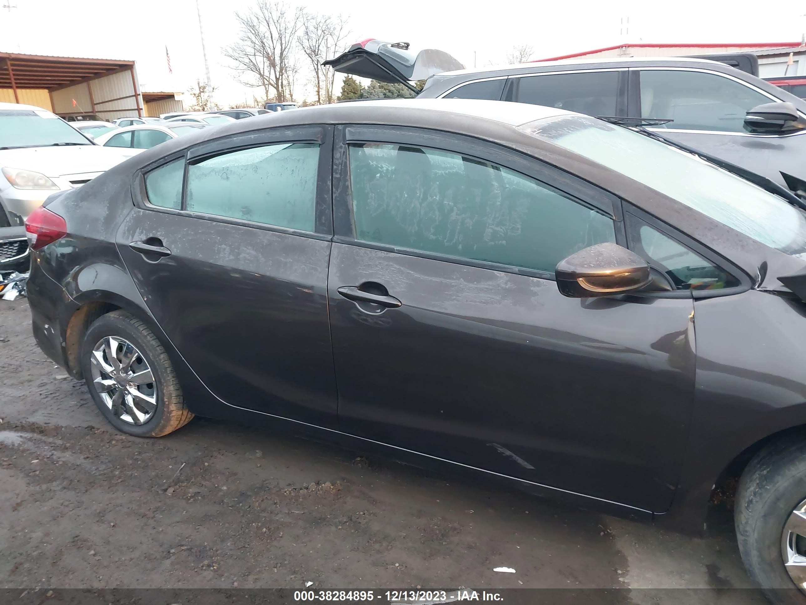 Photo 13 VIN: 3KPFK4A71HE156817 - KIA FORTE 