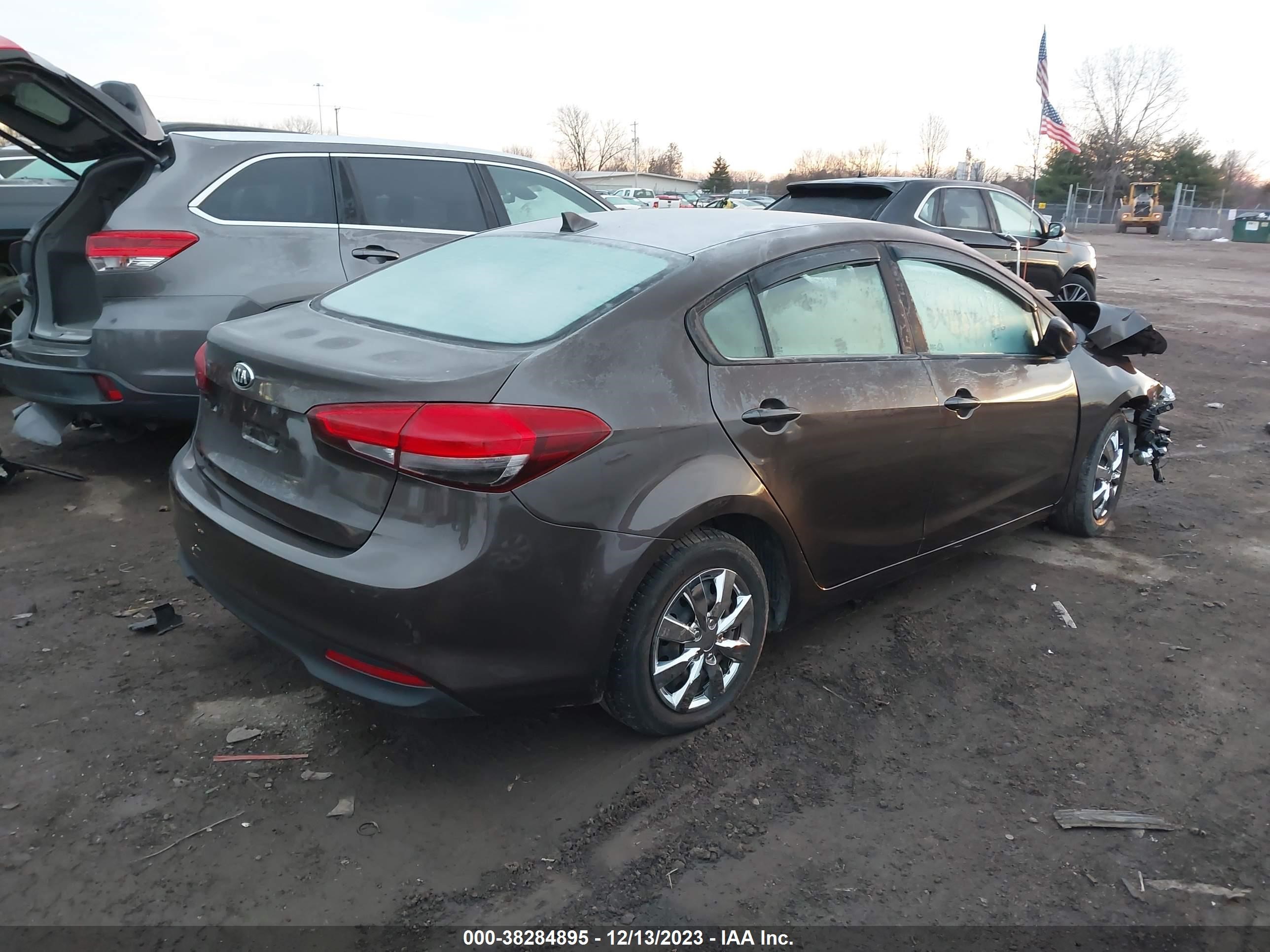 Photo 3 VIN: 3KPFK4A71HE156817 - KIA FORTE 