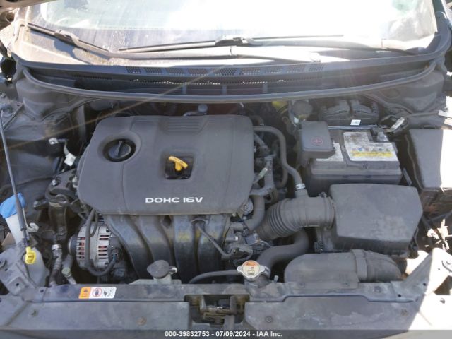 Photo 9 VIN: 3KPFK4A71JE167080 - KIA FORTE 