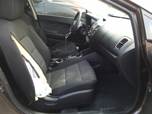 Photo 4 VIN: 3KPFK4A71JE169881 - KIA FORTE LX 