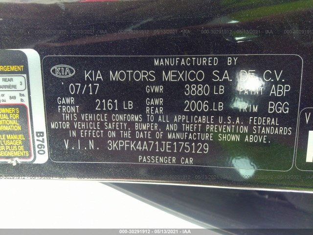 Photo 8 VIN: 3KPFK4A71JE175129 - KIA FORTE 