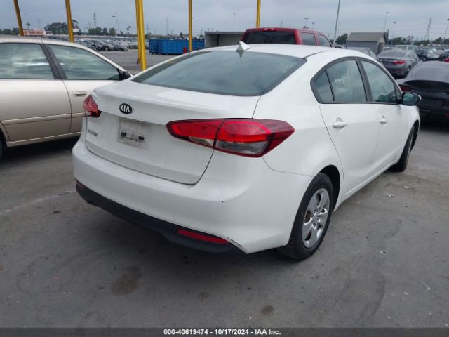 Photo 3 VIN: 3KPFK4A71JE182033 - KIA FORTE 