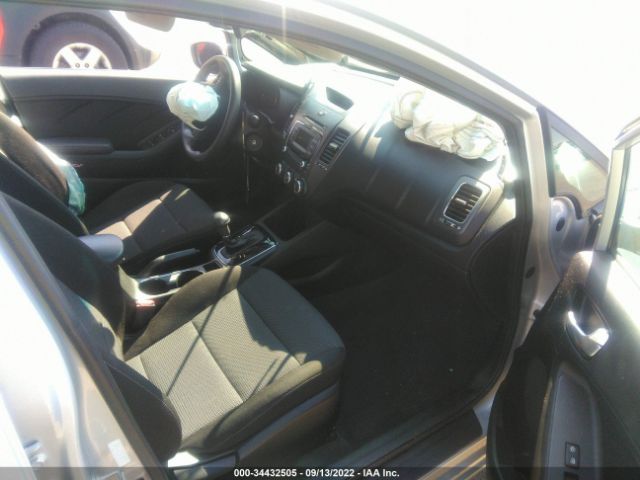 Photo 4 VIN: 3KPFK4A71JE227231 - KIA FORTE 