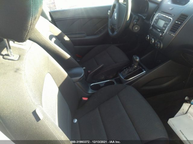 Photo 4 VIN: 3KPFK4A71JE239430 - KIA FORTE 