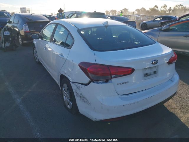 Photo 2 VIN: 3KPFK4A71JE244806 - KIA FORTE 