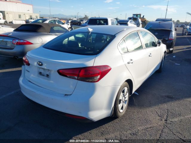 Photo 3 VIN: 3KPFK4A71JE244806 - KIA FORTE 