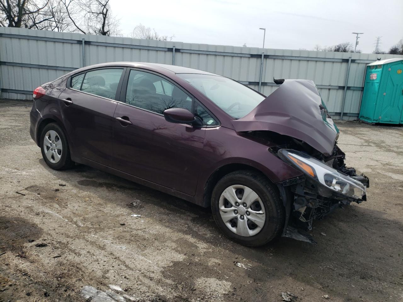 Photo 3 VIN: 3KPFK4A71JE250878 - KIA FORTE 