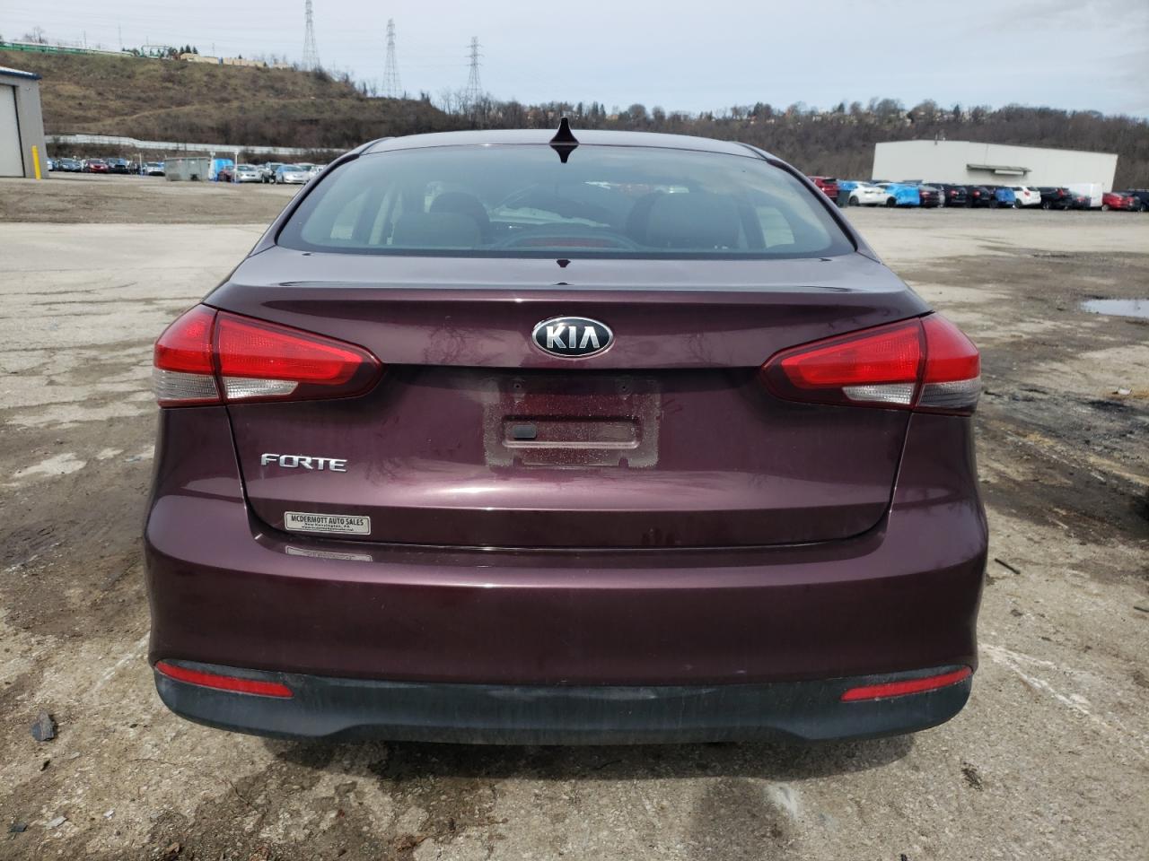 Photo 5 VIN: 3KPFK4A71JE250878 - KIA FORTE 