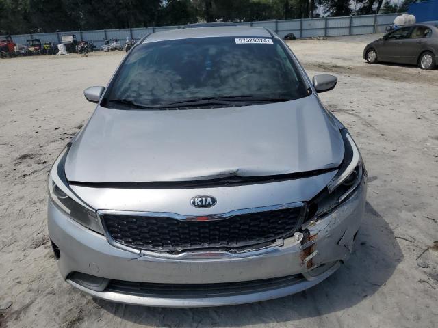 Photo 4 VIN: 3KPFK4A71JE282911 - KIA FORTE LX 