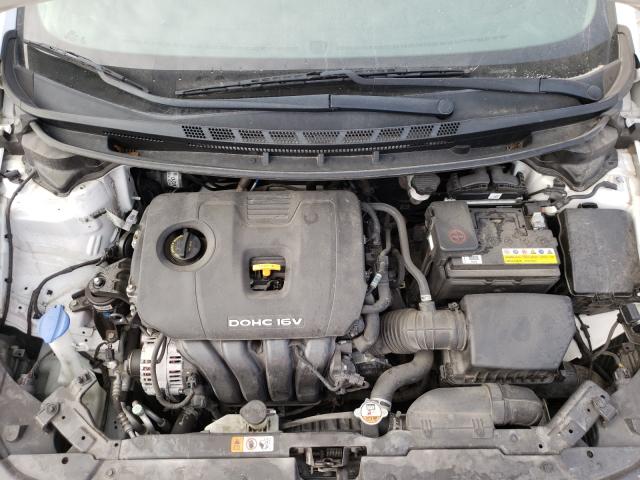 Photo 6 VIN: 3KPFK4A72HE071842 - KIA FORTE LX 