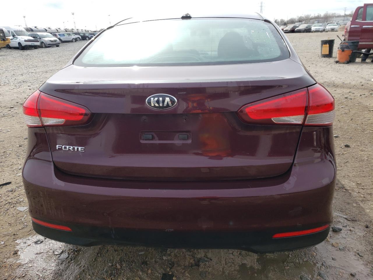 Photo 5 VIN: 3KPFK4A72HE156616 - KIA FORTE 