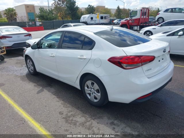 Photo 2 VIN: 3KPFK4A72JE168545 - KIA FORTE 