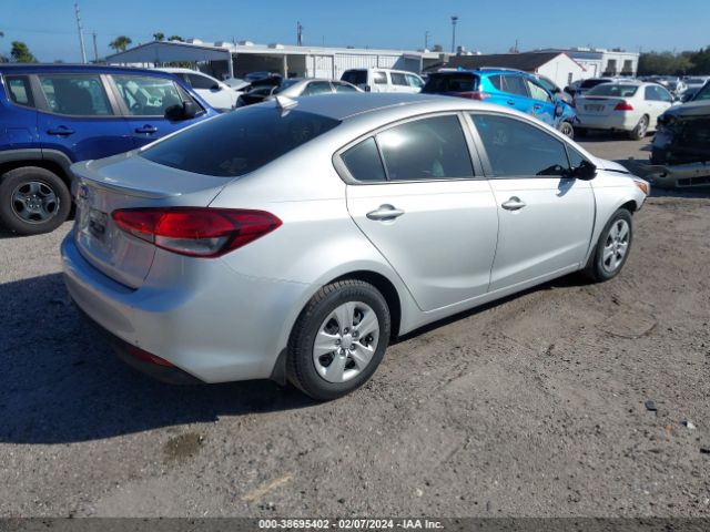 Photo 3 VIN: 3KPFK4A72JE229862 - KIA FORTE 