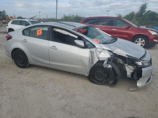 Photo 3 VIN: 3KPFK4A72JE276907 - KIA FORTE LX 