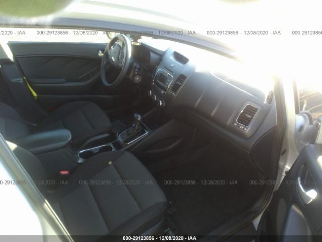 Photo 4 VIN: 3KPFK4A73HE012122 - KIA FORTE 