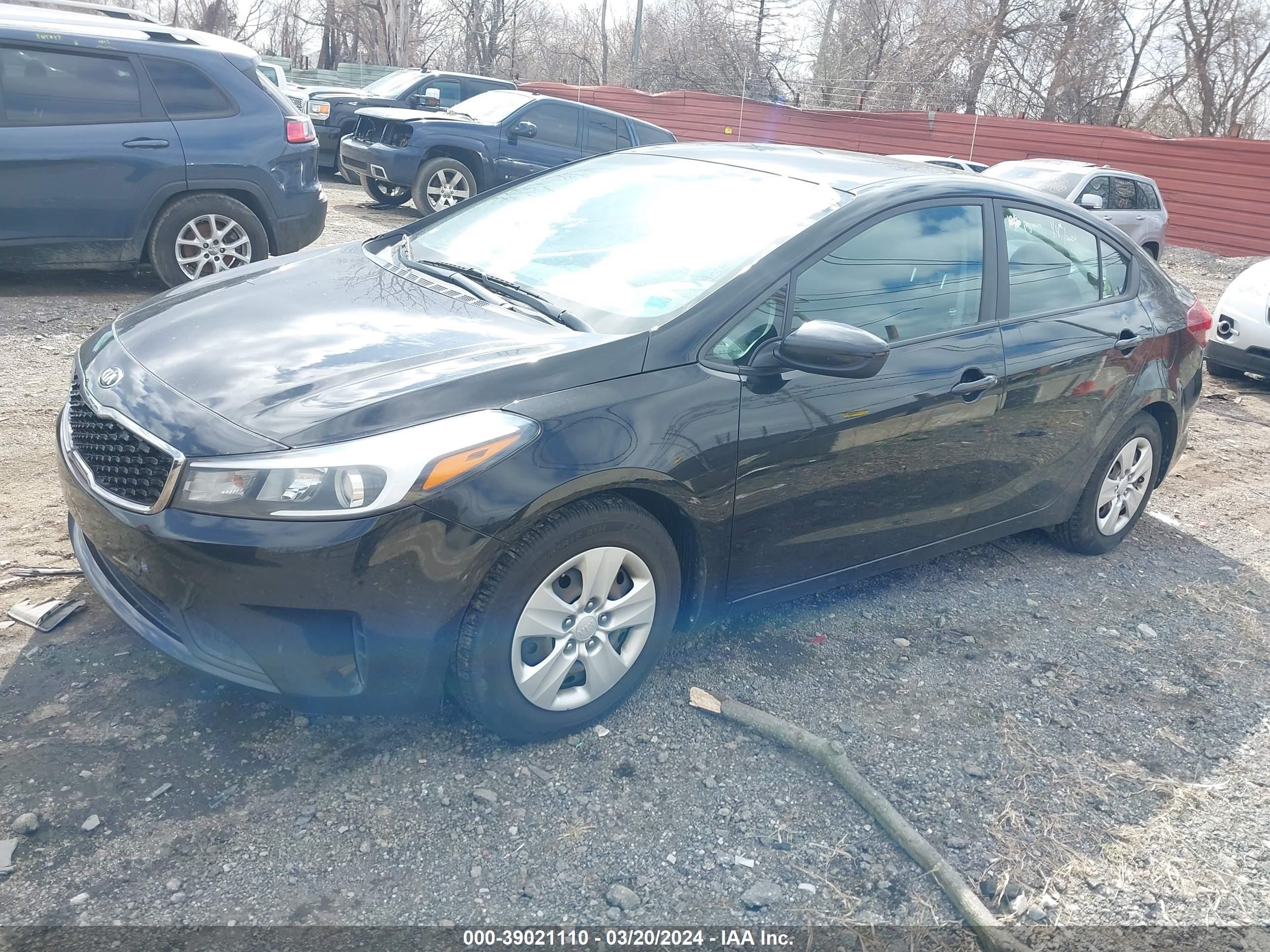 Photo 1 VIN: 3KPFK4A73HE057108 - KIA FORTE 