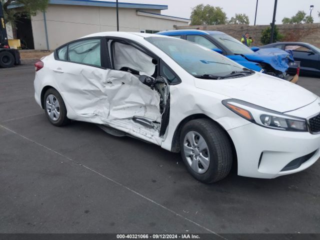 Photo 5 VIN: 3KPFK4A73HE140943 - KIA FORTE 