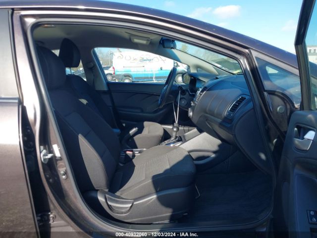 Photo 4 VIN: 3KPFK4A73HE160867 - KIA FORTE 