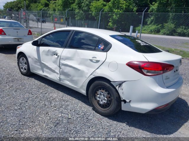 Photo 2 VIN: 3KPFK4A73JE180543 - KIA FORTE 