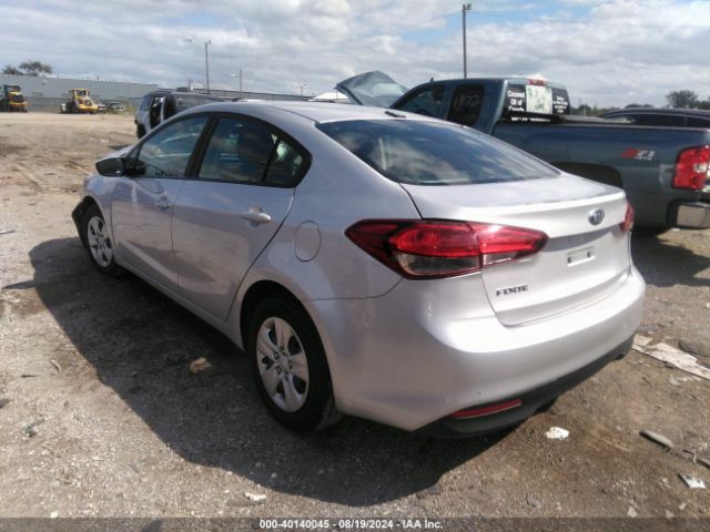 Photo 2 VIN: 3KPFK4A73JE206297 - KIA FORTE 