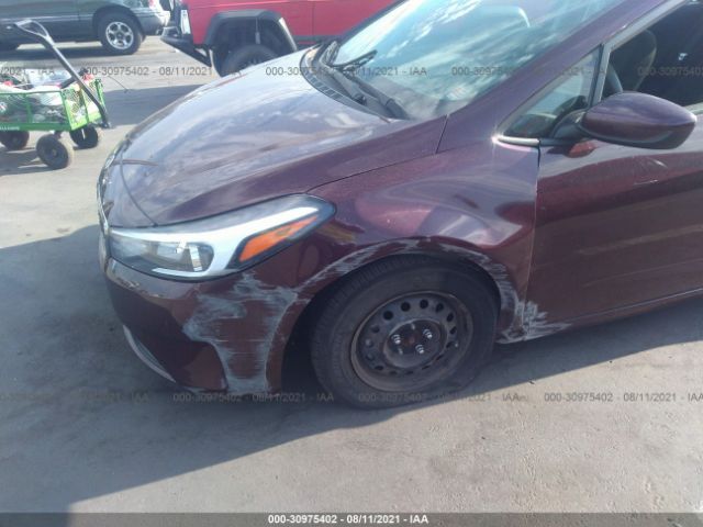 Photo 5 VIN: 3KPFK4A73JE220765 - KIA FORTE 