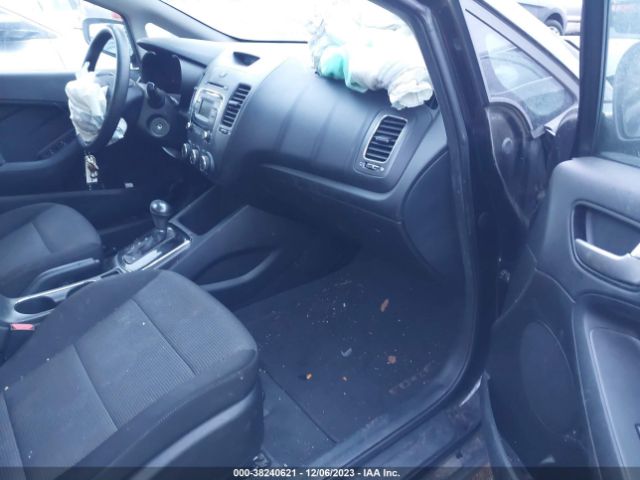 Photo 4 VIN: 3KPFK4A73JE225044 - KIA FORTE 