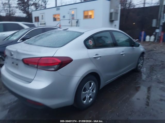 Photo 3 VIN: 3KPFK4A73JE228767 - KIA FORTE 