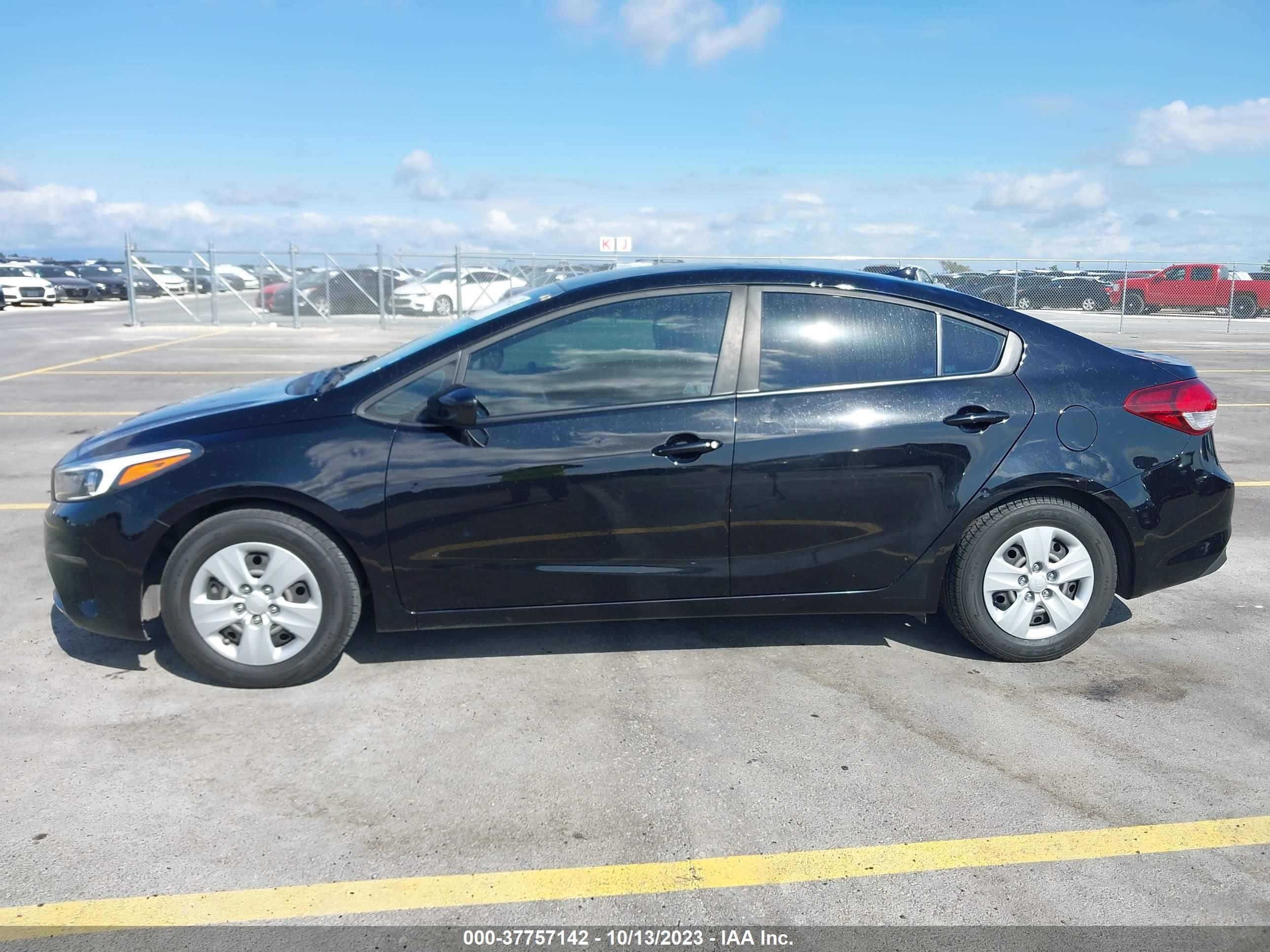 Photo 13 VIN: 3KPFK4A73JE242832 - KIA FORTE 