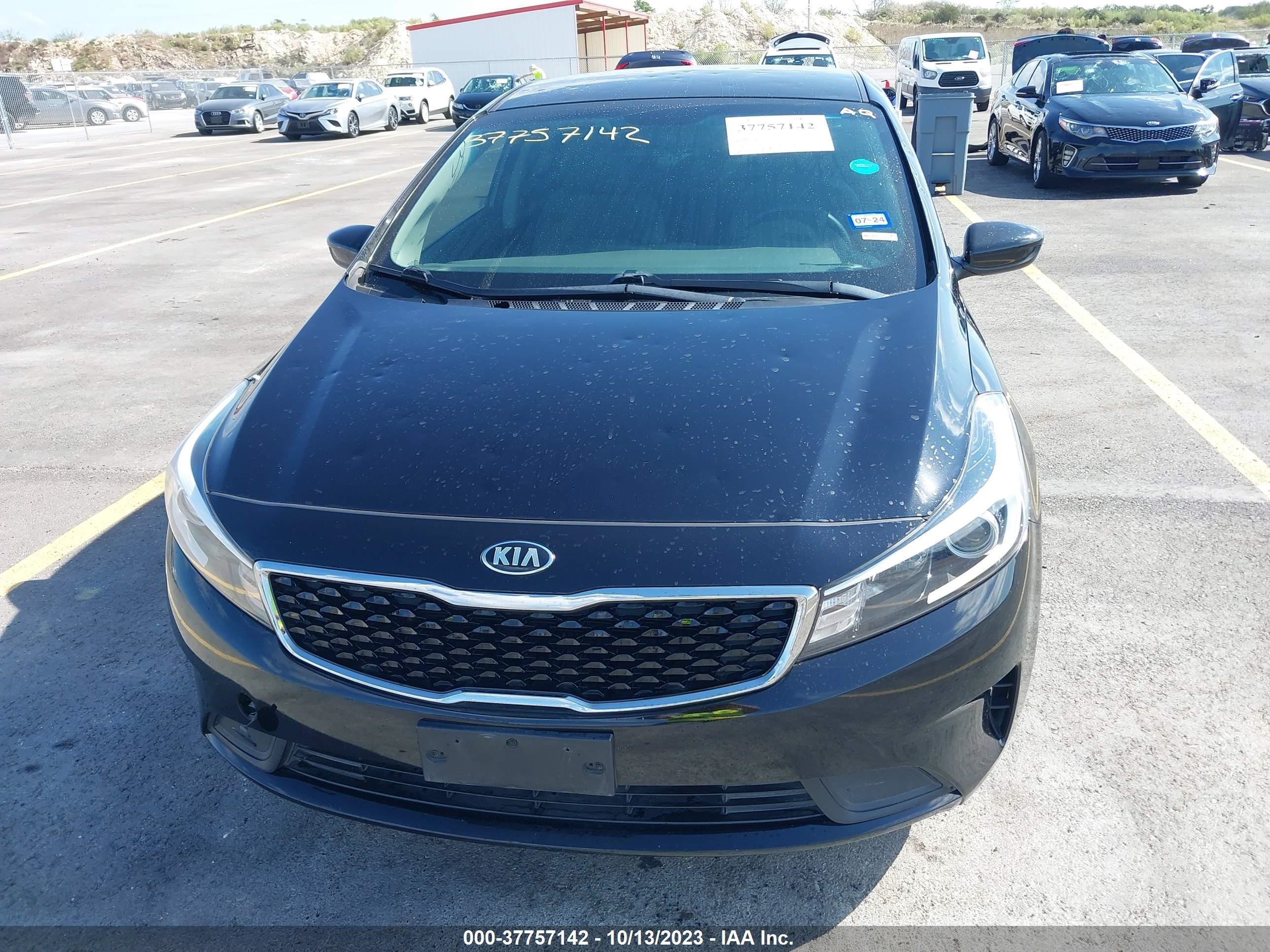 Photo 5 VIN: 3KPFK4A73JE242832 - KIA FORTE 