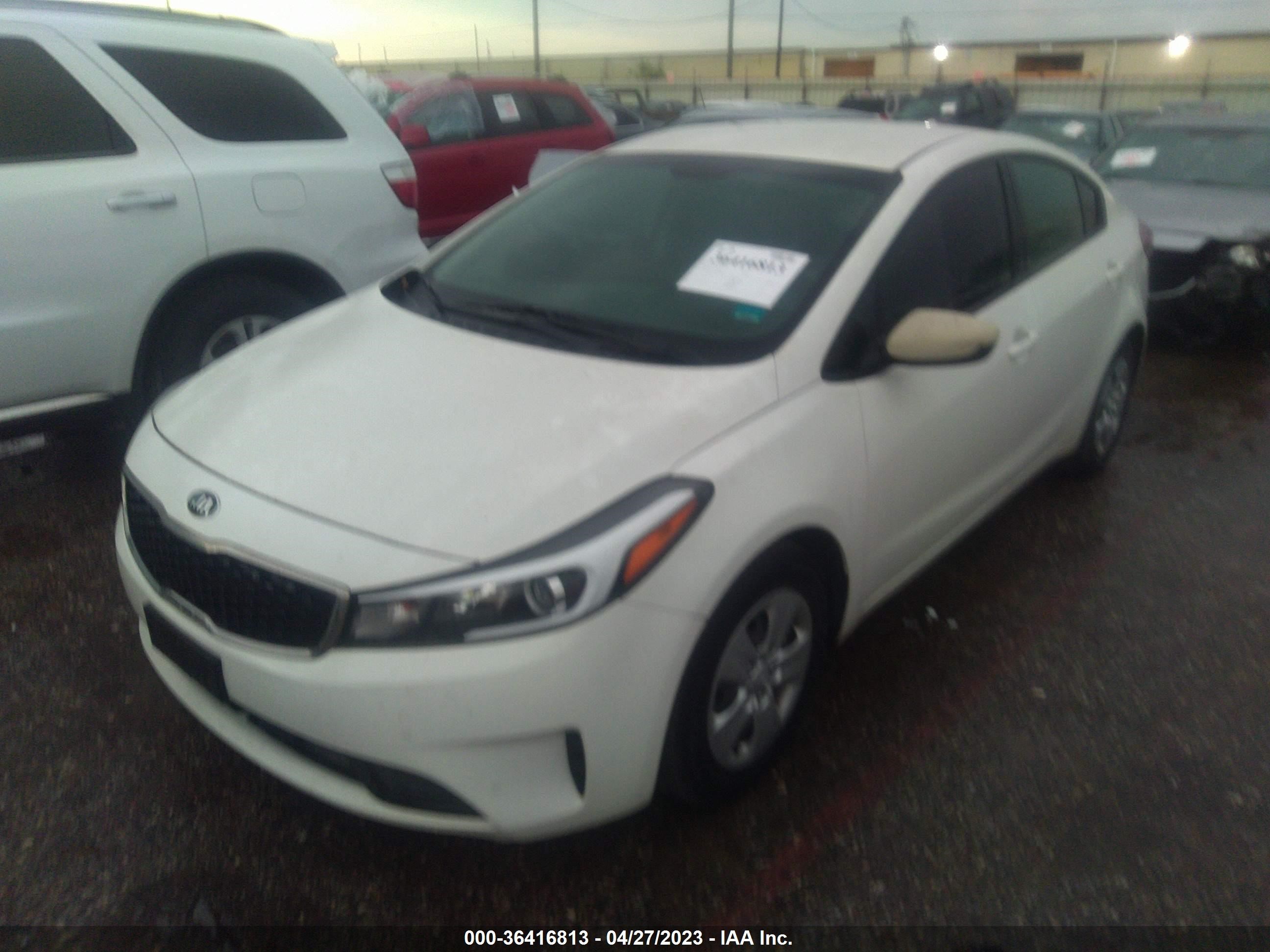 Photo 1 VIN: 3KPFK4A73JE257265 - KIA FORTE 