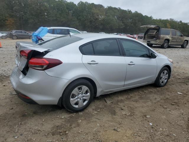 Photo 2 VIN: 3KPFK4A73JE262580 - KIA FORTE LX 