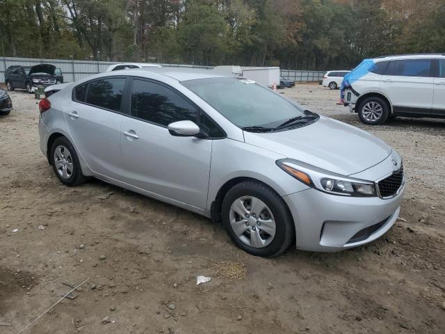 Photo 3 VIN: 3KPFK4A73JE262580 - KIA FORTE LX 