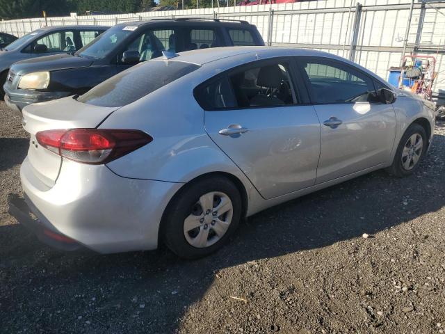 Photo 2 VIN: 3KPFK4A73JE270811 - KIA FORTE LX 