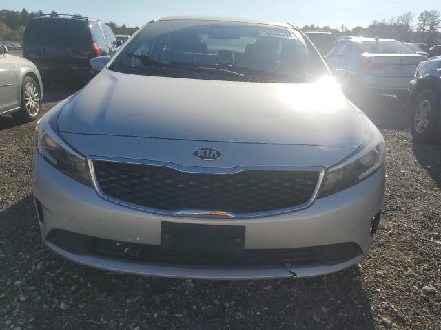 Photo 4 VIN: 3KPFK4A73JE270811 - KIA FORTE LX 