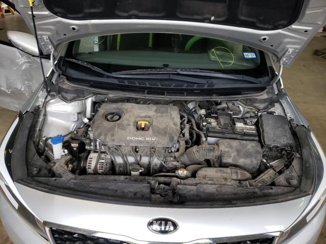 Photo 6 VIN: 3KPFK4A74HE034887 - KIA FORTE LX 