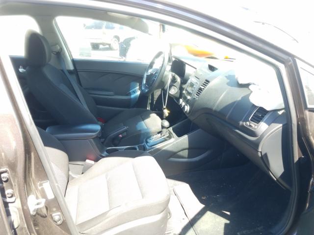 Photo 4 VIN: 3KPFK4A74HE058946 - KIA FORTE LX 