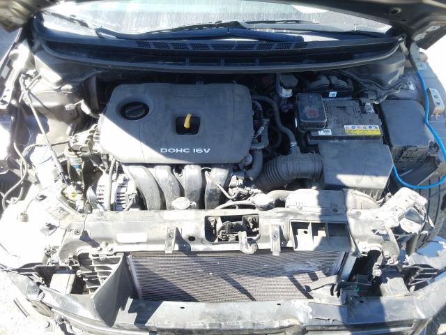 Photo 6 VIN: 3KPFK4A74HE058946 - KIA FORTE LX 