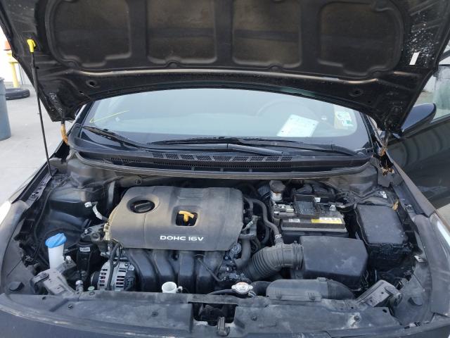 Photo 6 VIN: 3KPFK4A74HE123181 - KIA FORTE LX 