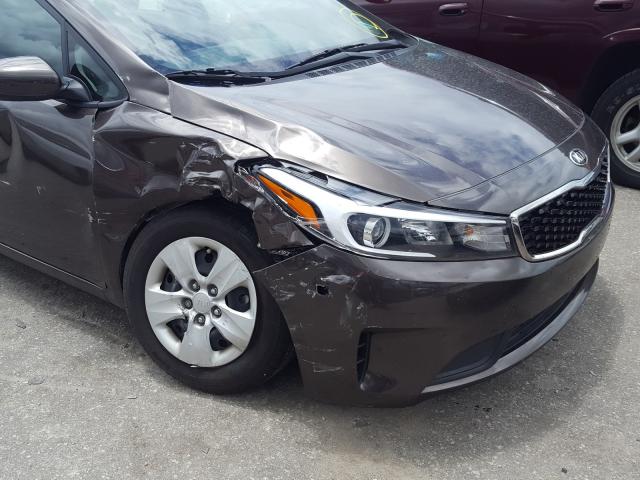 Photo 8 VIN: 3KPFK4A74HE146752 - KIA FORTE LX 