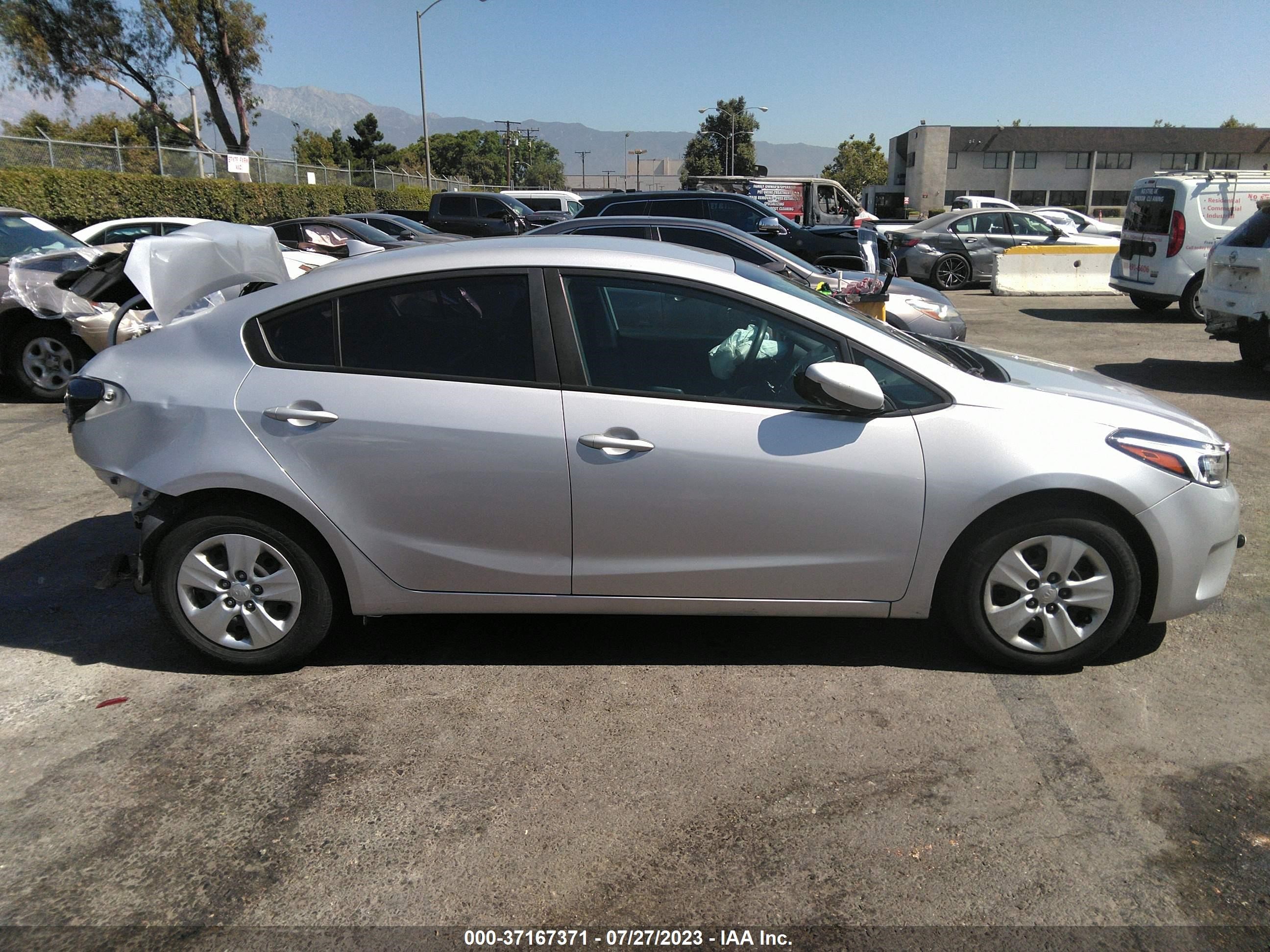 Photo 12 VIN: 3KPFK4A74HE154253 - KIA FORTE 